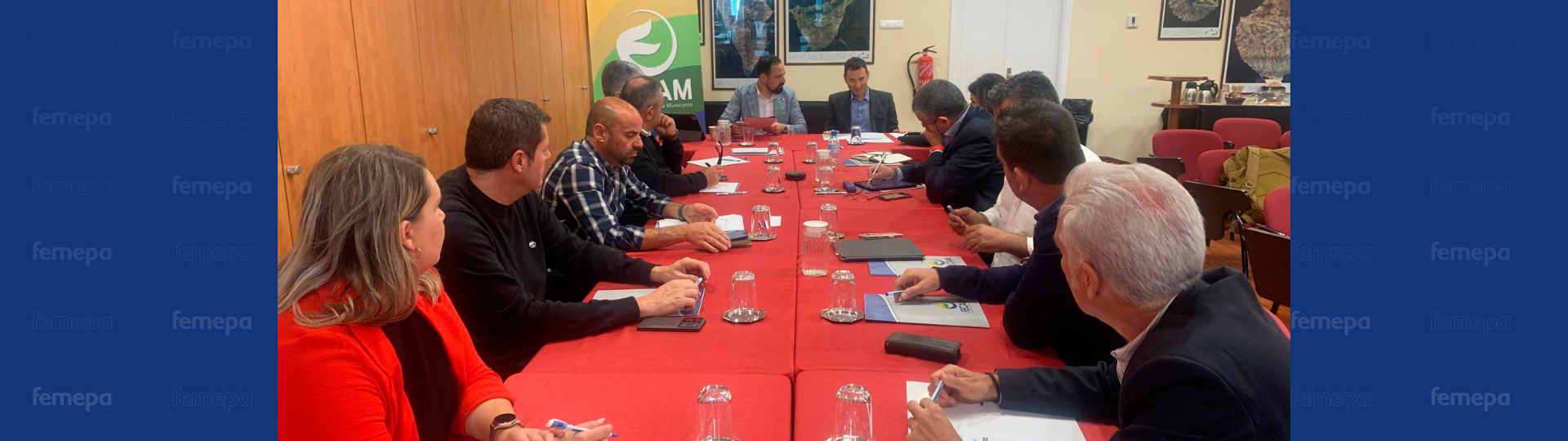 El sector eléctrico de Canarias participa en la reunión sobre el Decreto de Transición Energética en Canarias